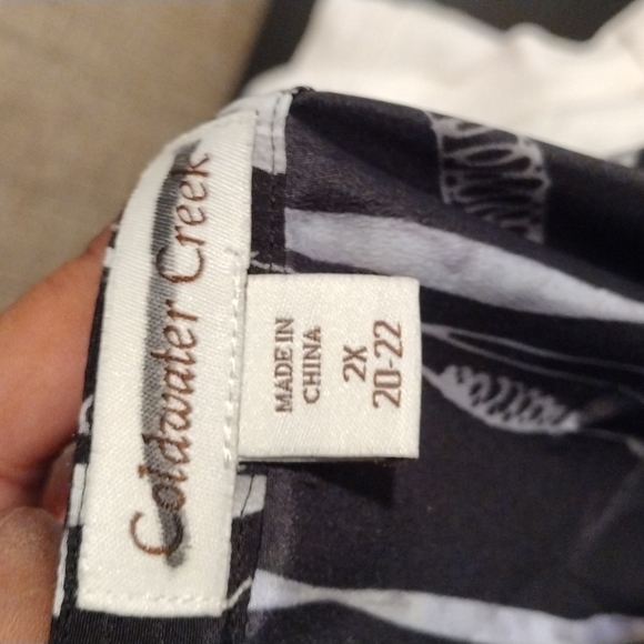 Coldwater Creek Plus Size Abstract Top 2X - Picture 7 of 9